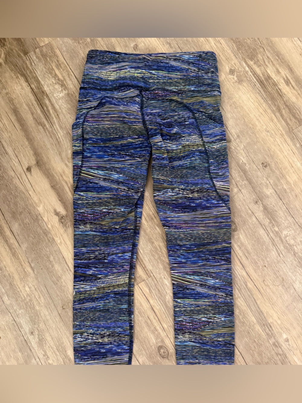 Lululemon fast and free leggings size 6 23” inseam - Picture 3 of 4